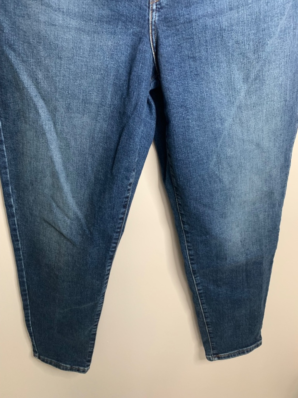 Levi's High Waisted Mom Jeans 31 - Picture 14 of 14